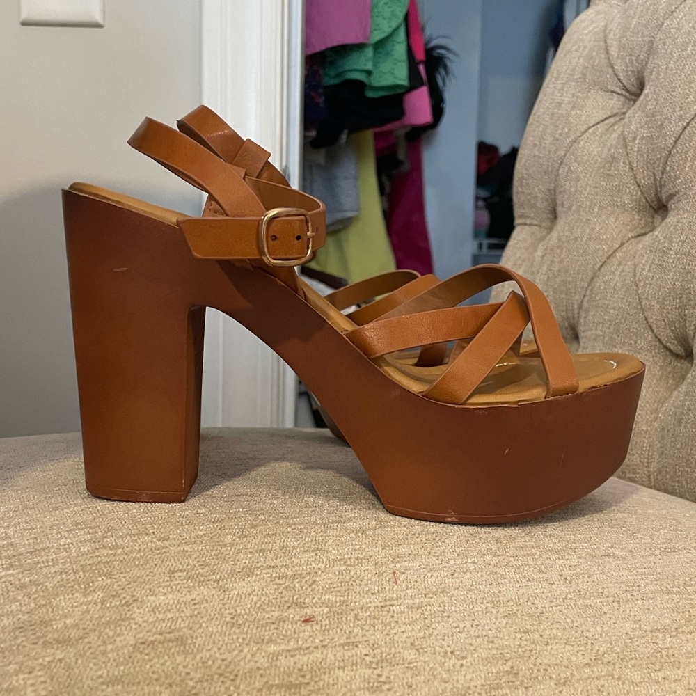Bamboo Platform Strappy Tan Sandals‎